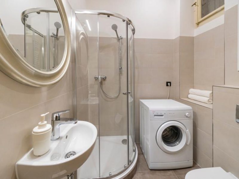 _worker04_medium_368_7-20j2a-20bathroom-20ii_295